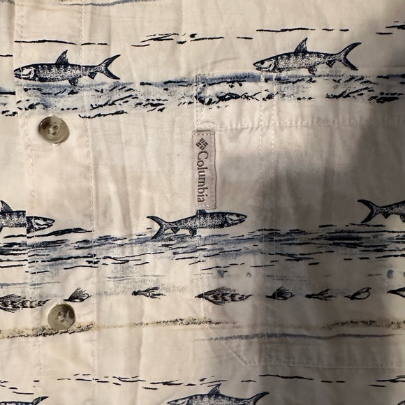 Men’s Columbia fish print short sleeve shirt - Picture 2 of 7